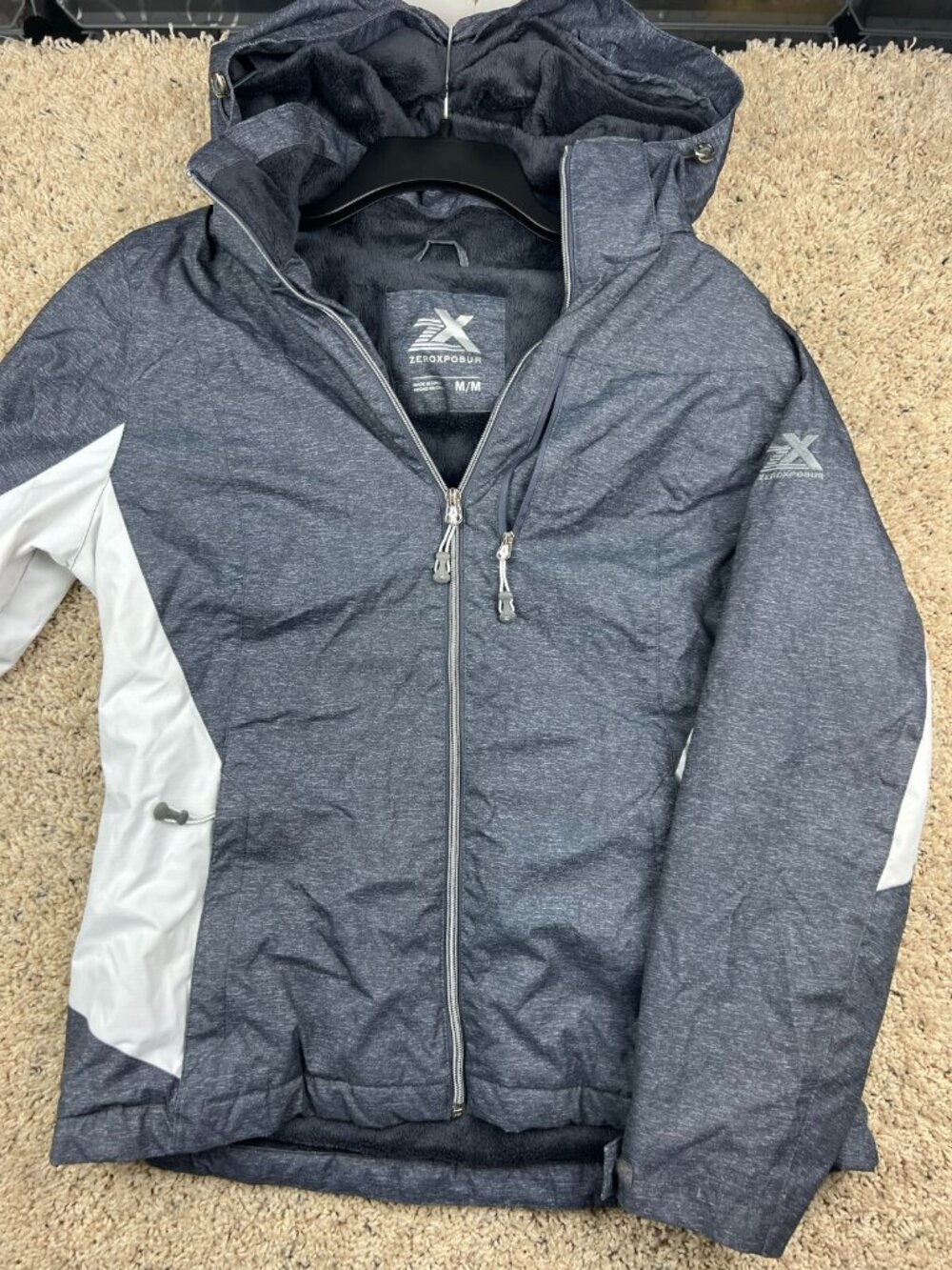 ZEROXPOSUR WINTER JACKET GRAY WHITE SIZE MEDIUM UNISEX SOFT FAUX FUR LINED Hood